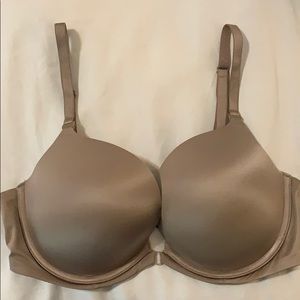 Victoria’s Secret very sexy plunge 34DD
